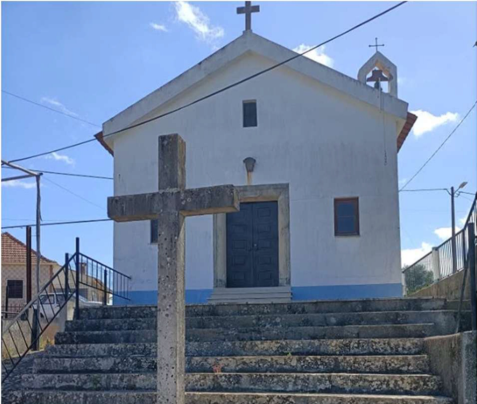 Valorização da Capela e Criação de um Terraço Comunitário em Jamprestes
